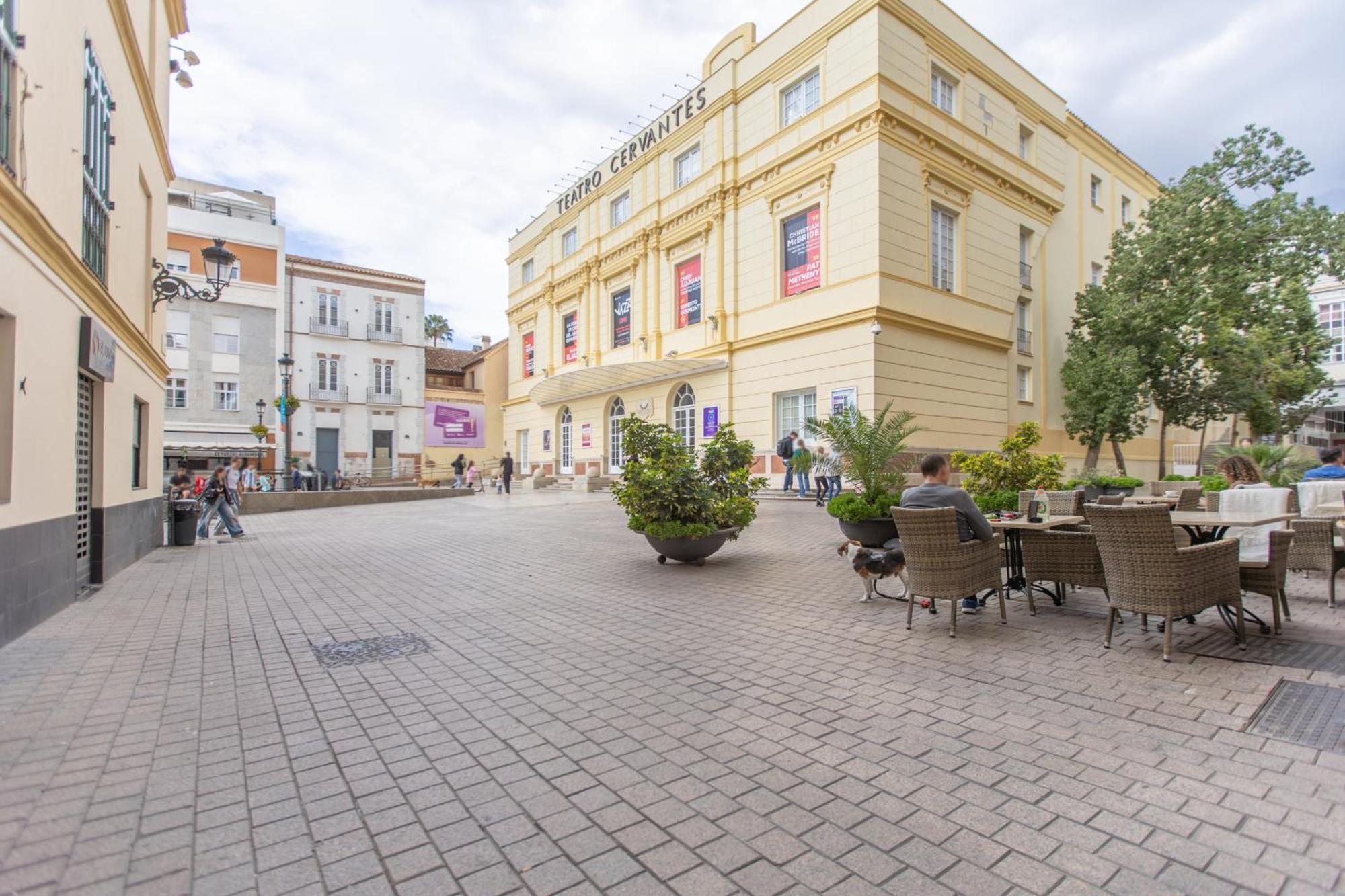 Homely Malaga San Juan De Letran Plaza De La Merced Exterior foto