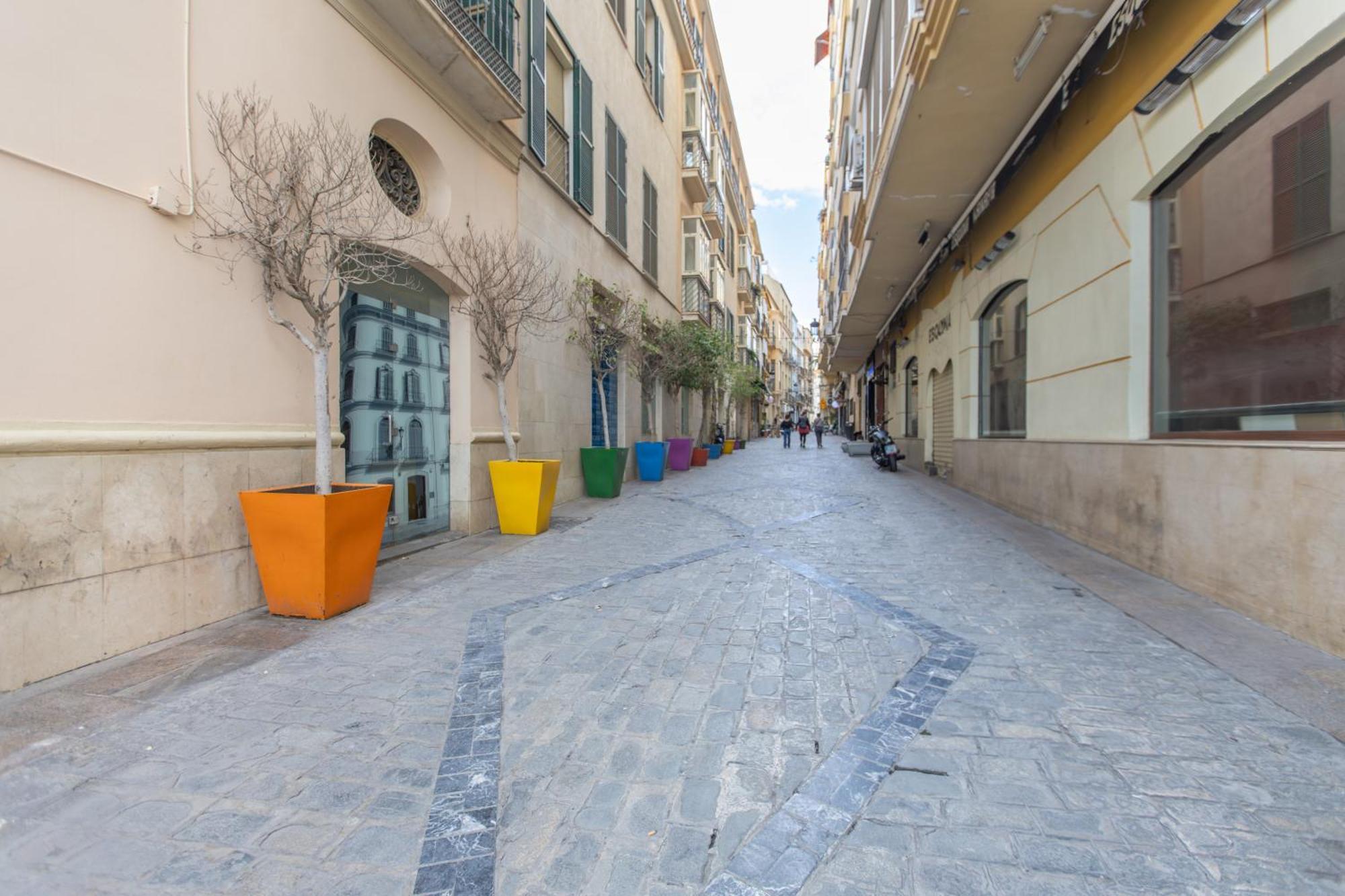Homely Malaga San Juan De Letran Plaza De La Merced Exterior foto