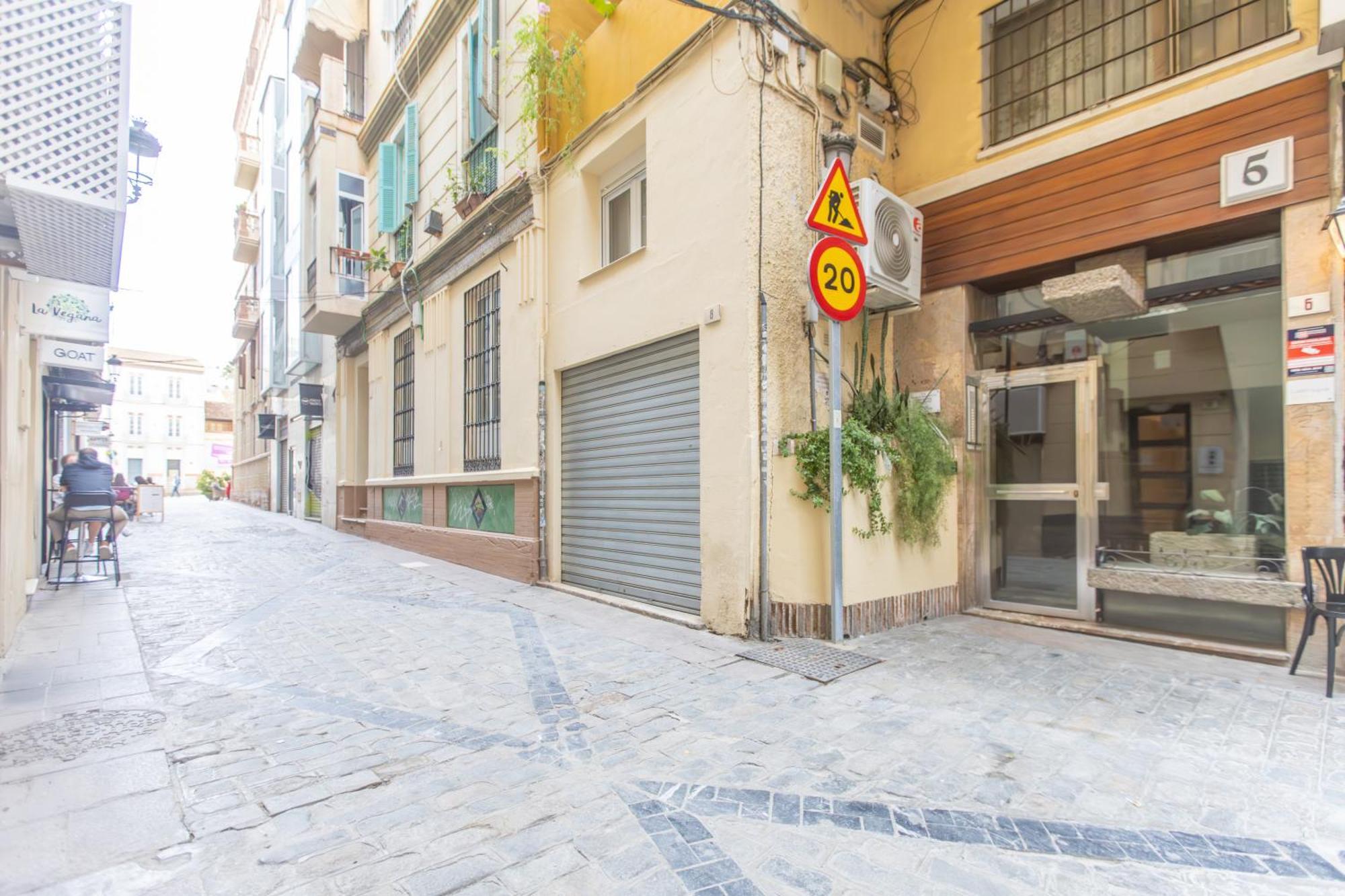 Homely Malaga San Juan De Letran Plaza De La Merced Exterior foto